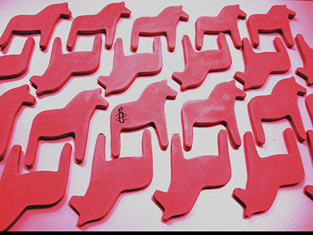 Kia Tallgren: Bucking Horse, installaatio, 2,5 m x 2 m