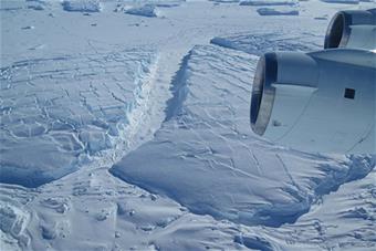 frozen_icebergs_near_thwaites_glacier_in_west_antarctica_credit_nasa_jim_yungel.jpg