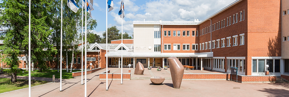 Yliopiston päärakennusta esittelevälle verkkosivulle