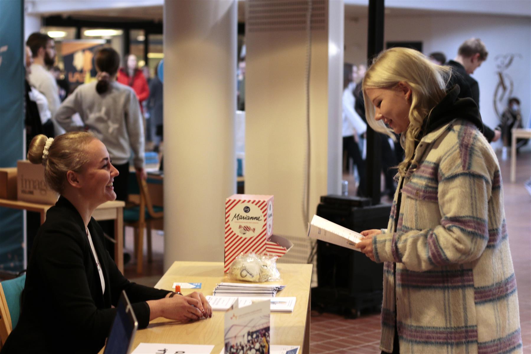 hymyakahelta copy.jpg