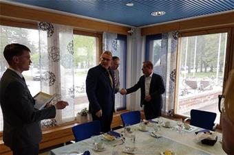 kunnanjohtajien tapaaminen.jpg