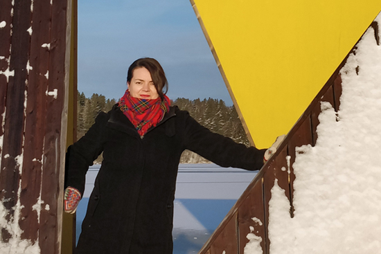 Kuvan puolipotrerissa Outi Laiti