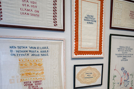 Seija Ulkuniemen teoksia sarjasta Vessaviisautta Valsalta I (2017).