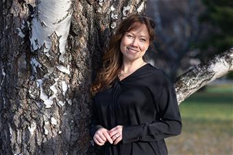 Krista Raution puolipotretti. 