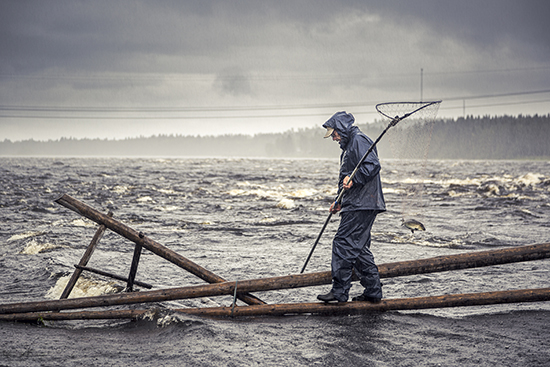 Traditional_Fishing_in_Kukkolankoski_web.jpg