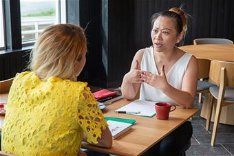 BusinessLadies_2_ Pierre Louis Hostein_550x367.jpg