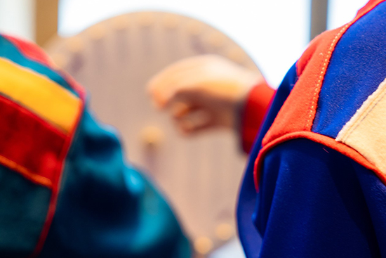 Monisote_saame_kuvituskuva_Ville Fofonoff_web.jpg