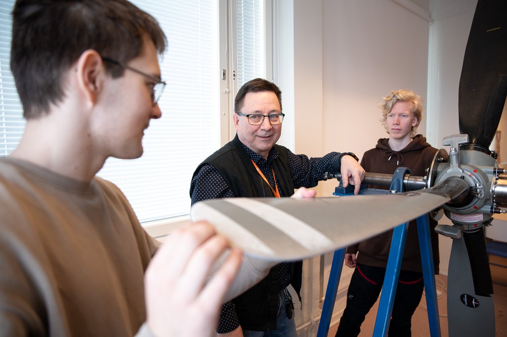 Tapio Lindfors websize sRGB @Elli Alasaari-9 (1).jpg