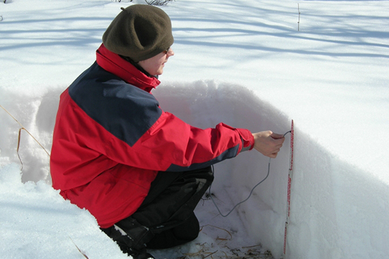 lumimittaus_Kilpisjärvellä_Tony Parkkima.jpg